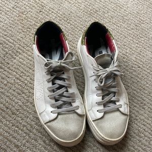 P448 white leather w green size 40